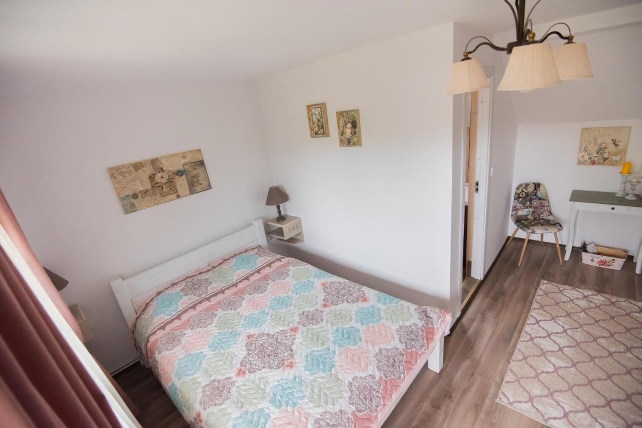 Vila Chic M Hotel Moieciu de Jos Ngoại thất bức ảnh