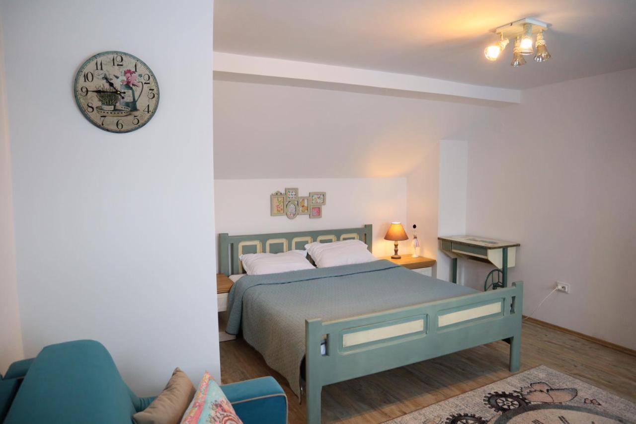 Vila Chic M Hotel Moieciu de Jos Ngoại thất bức ảnh